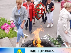 Сегодня в День памяти и скорби торжественную церемонию в парке Победы открыл и.о. главы местного самоуправления г.о. Сокольский Александр Созонов.