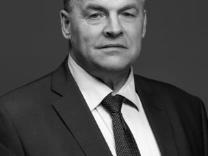 Новость содрогнула Сокольское: вчера скоропостижно скончался глава местного самоуправления г.о. Сокольский Бобров Игорь Валентинович.