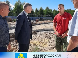 В пятницу, 22 июля, с рабочим визитом г.о. Сокольский посетил депутат Законодательного собрания Нижегородской области Владимир Беспалов.  В сопровождении представителей администрации Александра Созонова и Александра Сивина побывали на значимой масштабной стройке в городском округе - очистных сооружениях.
